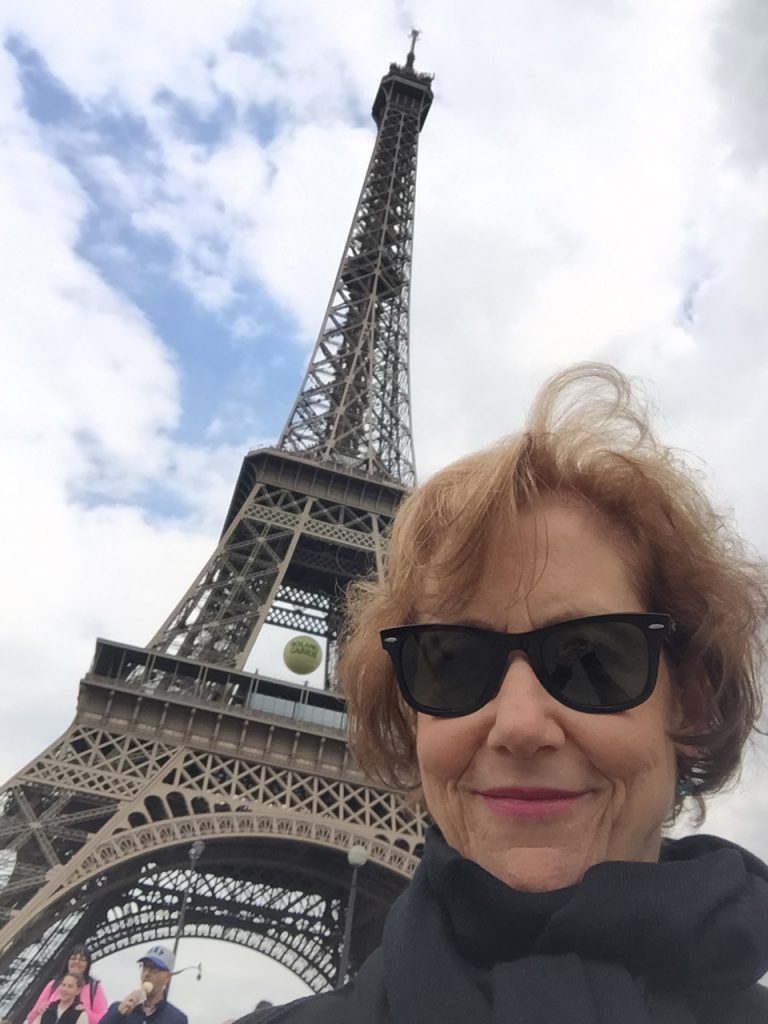 Selfie in front of the Eiffel Tower